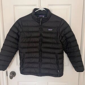 EUC Kids Patagonia down jacket. Size large (12). Color is black.